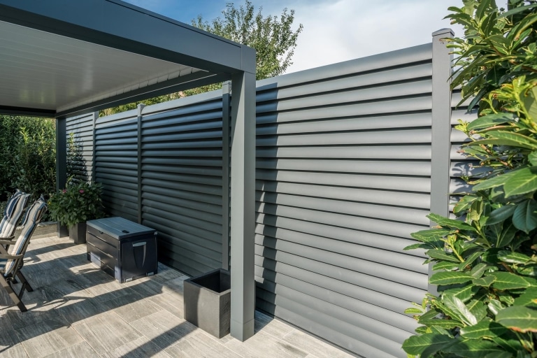 Terrassenüberdachung mit Sichtschutz in Rheine